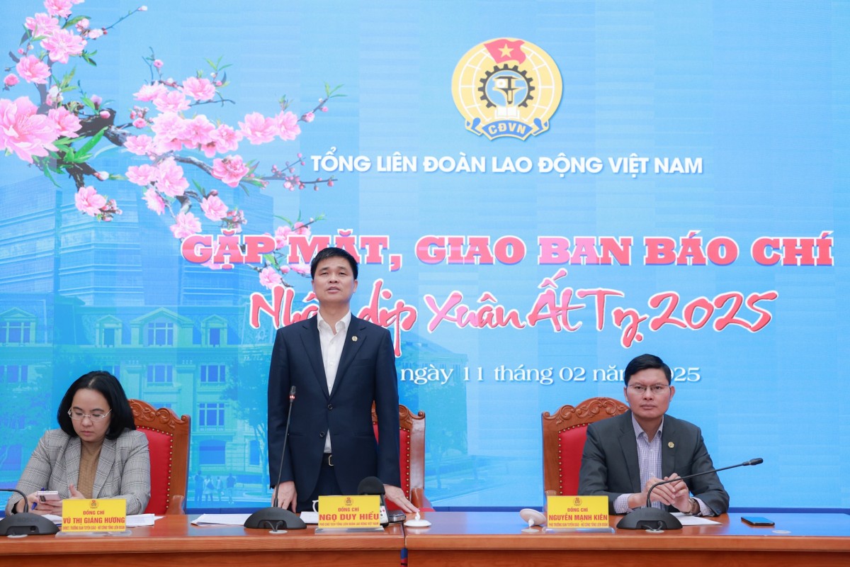 Biểu dương 95 công nhân lao động tiêu biểu là đảng viên Biểu dương 95 công nhân lao động tiêu biểu là đảng viên