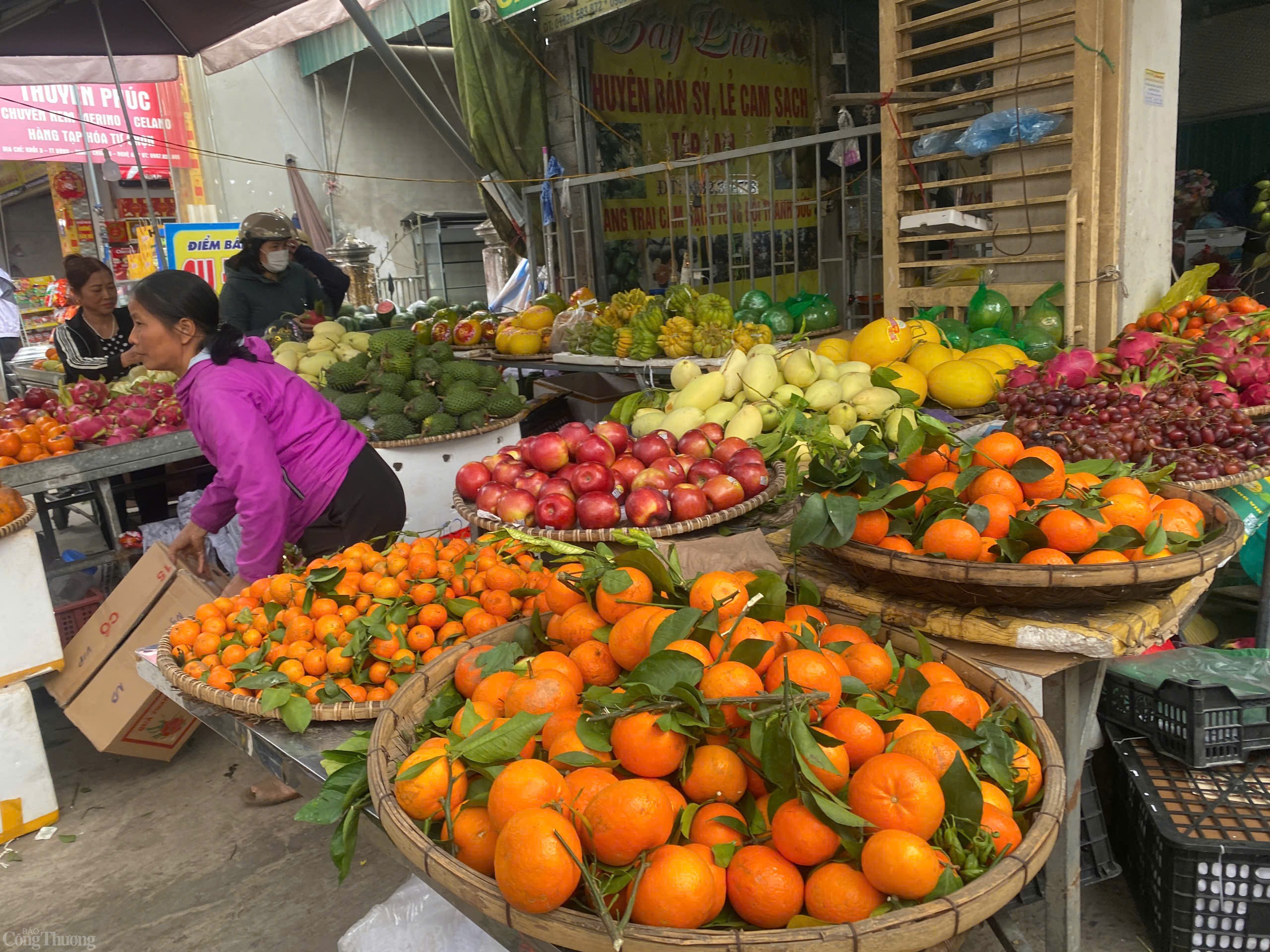 Một số loại trái cây có xu hướng tăng giá dịp Rằm tháng Giêng. Ảnh: Lê An Một số loại trái cây có xu hướng tăng giá dịp Rằm tháng Giêng. Ảnh: Lê An