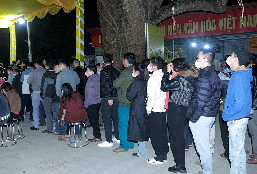 Khai ấn đền Trần ở Thanh Hóa thu hút hàng nghìn người Khai ấn đền Trần ở Thanh Hóa thu hút hàng nghìn người