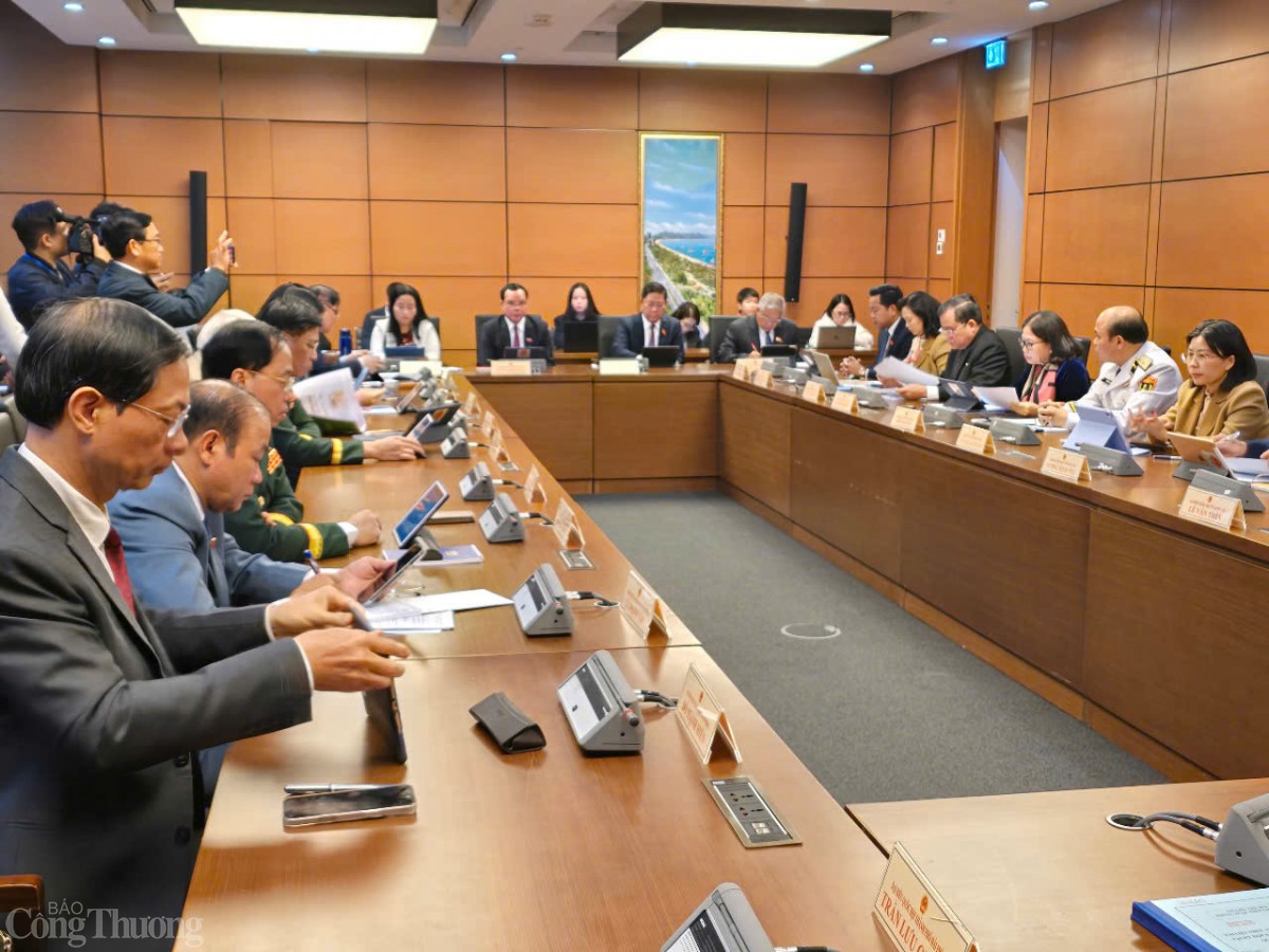 Cần bổ sung trách nhiệm đại biểu Quốc hội trong xây dựng chính sách và soạn thảo Luật Cần bổ sung trách nhiệm đại biểu Quốc hội trong xây dựng chính sách và soạn thảo Luật