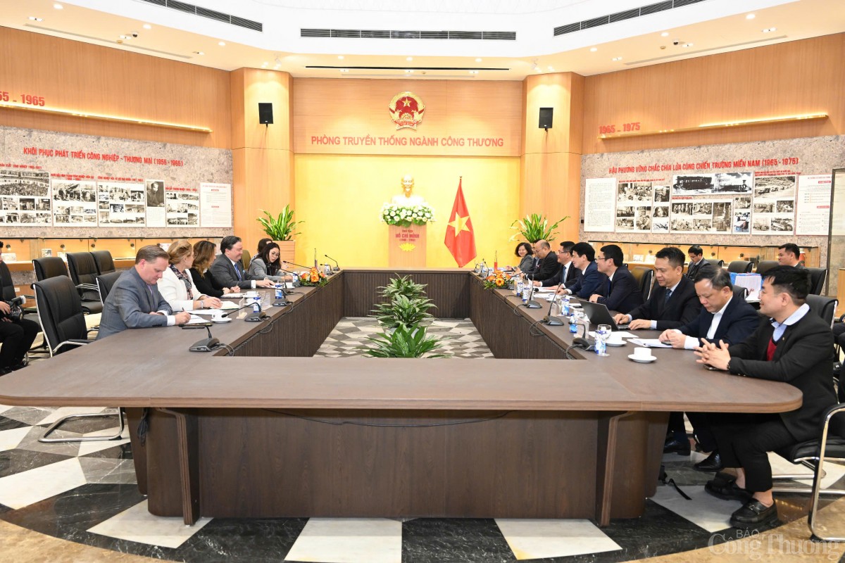 Bộ trưởng Nguyễn Hồng Diên tiếp Đại sứ Hoa Kỳ