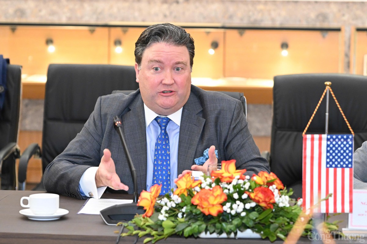 Bộ trưởng Nguyễn Hồng Diên tiếp Đại sứ Hoa Kỳ Bộ trưởng Nguyễn Hồng Diên tiếp Đại sứ Hoa Kỳ