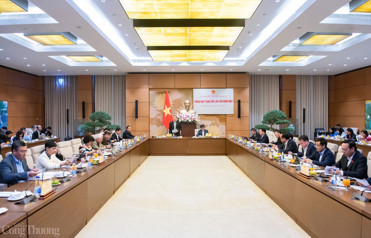 Họp thẩm tra cơ chế chính sách đặc thù cho dự án điện hạt nhân Ninh Thuận Họp thẩm tra cơ chế chính sách đặc thù cho dự án điện hạt nhân Ninh Thuận