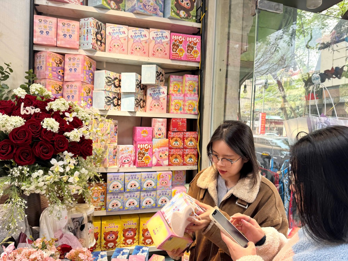 Mặt hàng này được nhiều người săn đón. 