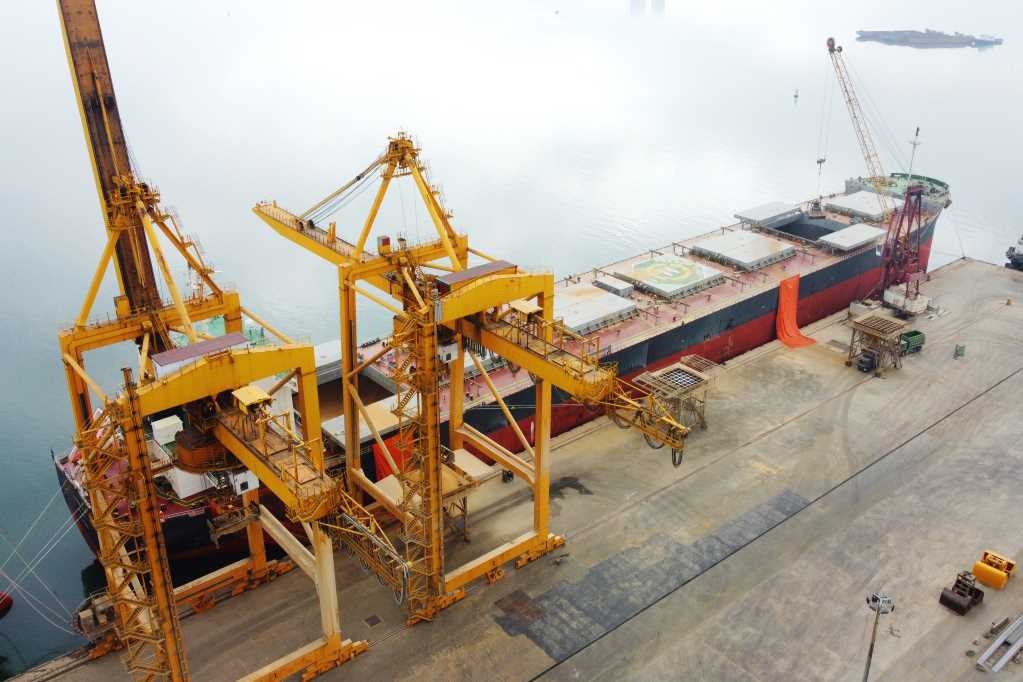 tỉnh Quảng Ninh: Sôi động hoạt động cảng biển dịp đầu năm