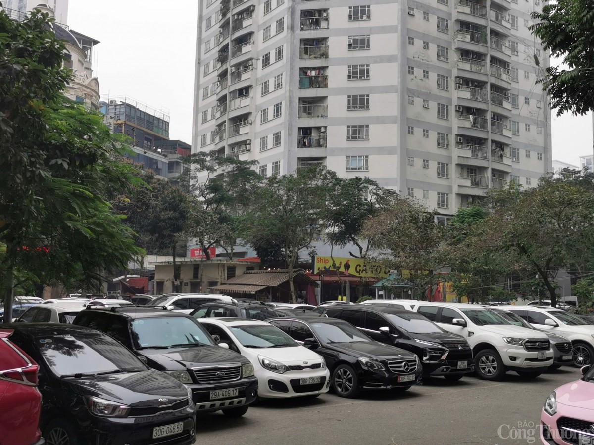 Cầu Giấy, Hà Nội: Điểm nóng về trông giữ xe không phép Cầu Giấy, Hà Nội: Điểm nóng về trông giữ xe không phép