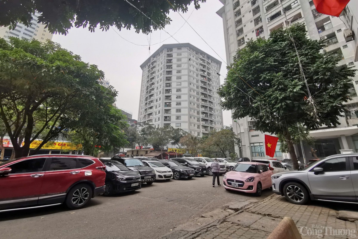 Cầu Giấy, Hà Nội: Điểm nóng về trông giữ xe không phép Cầu Giấy, Hà Nội: Điểm nóng về trông giữ xe không phép