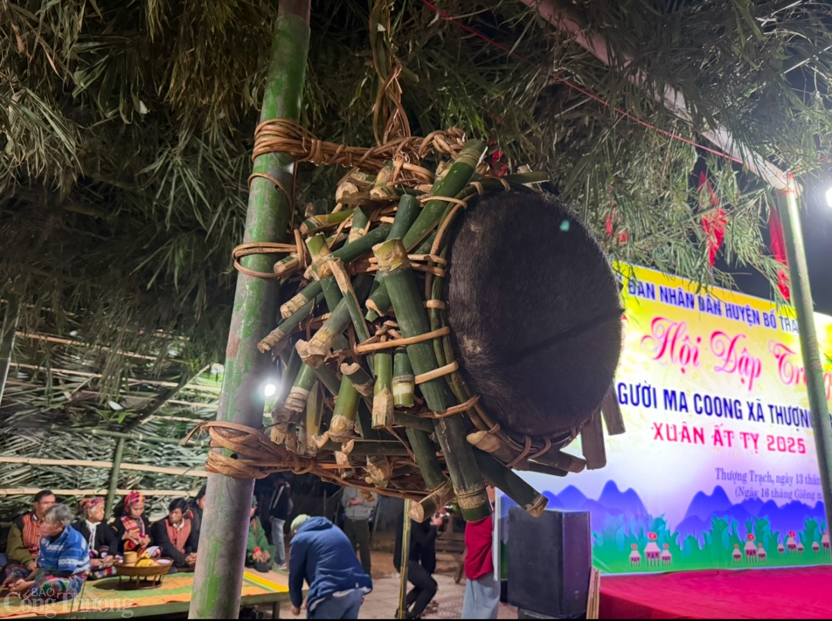 undefined Quảng Bình: Độc đáo lễ hội đập trống người Ma Coong