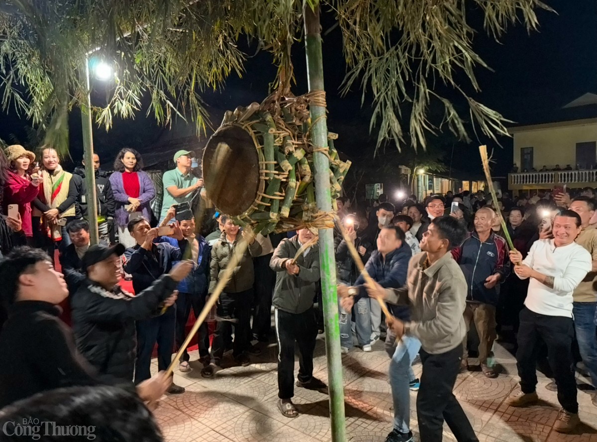 undefined Quảng Bình: Độc đáo lễ hội đập trống người Ma Coong