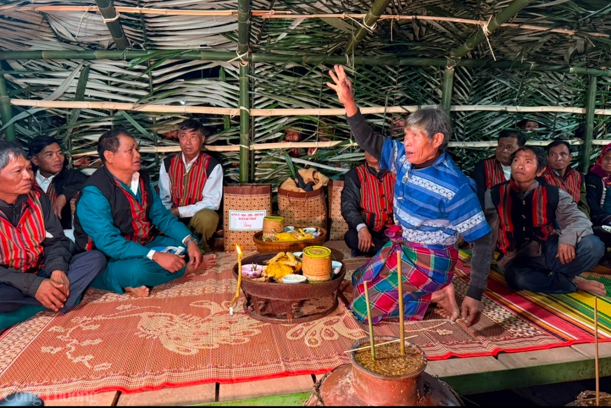 undefined Quảng Bình: Độc đáo lễ hội đập trống người Ma Coong