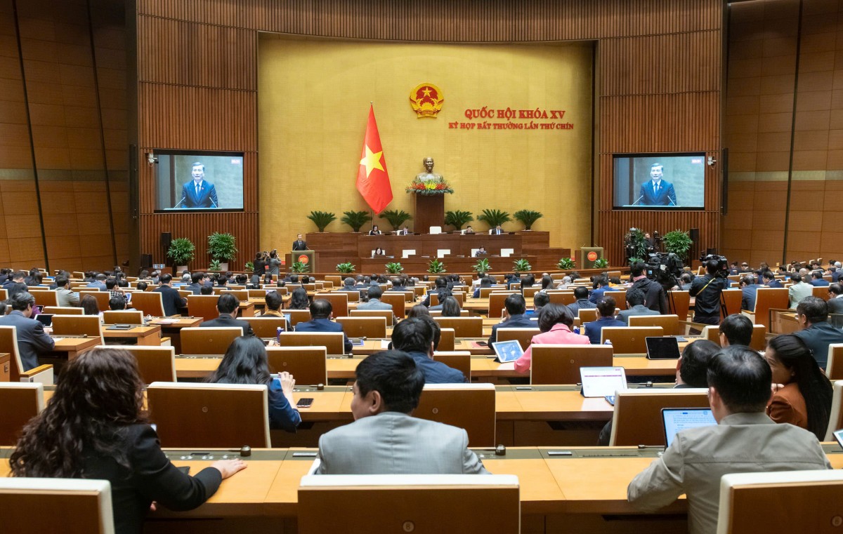 Quốc hội nghe Tờ trình, Báo cáo thẩm tra về các cơ chế, chính sách đặc thù đầu tư xây dựng dự án điện hạt nhân Ninh Thuận