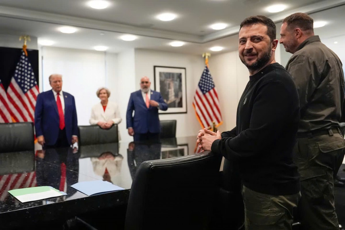 Tổng thống Mỹ Donald Trump gặp mặt trực tiếp Tổng thống Ukraine Volodymyr Zelensky tại Tòa nhà Trump Tower, New York, ngày 27/9/2024. Ảnh: The New York Times Tổng thống Mỹ Donald Trump gặp mặt trực tiếp Tổng thống Ukraine Volodymyr Zelensky tại Tòa nhà Trump Tower, New York, ngày 27/9/2024. Ảnh: The New York Times