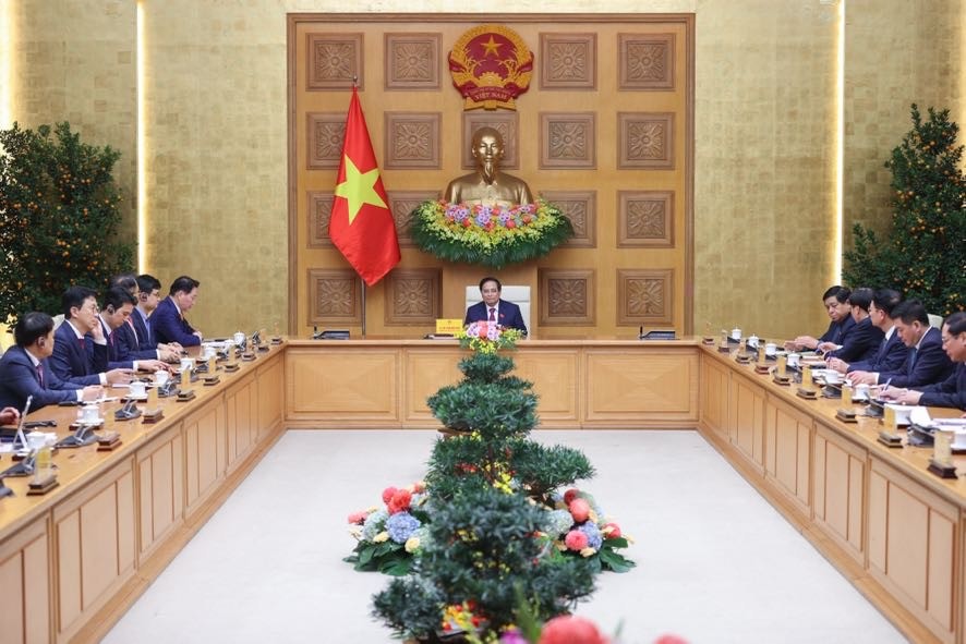 Thủ tướng đề nghị SK tăng cường hỗ trợ vốn, chuyển giao công nghệ, đào tạo nhân lực, kết nối các doanh nghiệp Việt Nam tham gia các chuỗi giá trị toàn cầu của SK