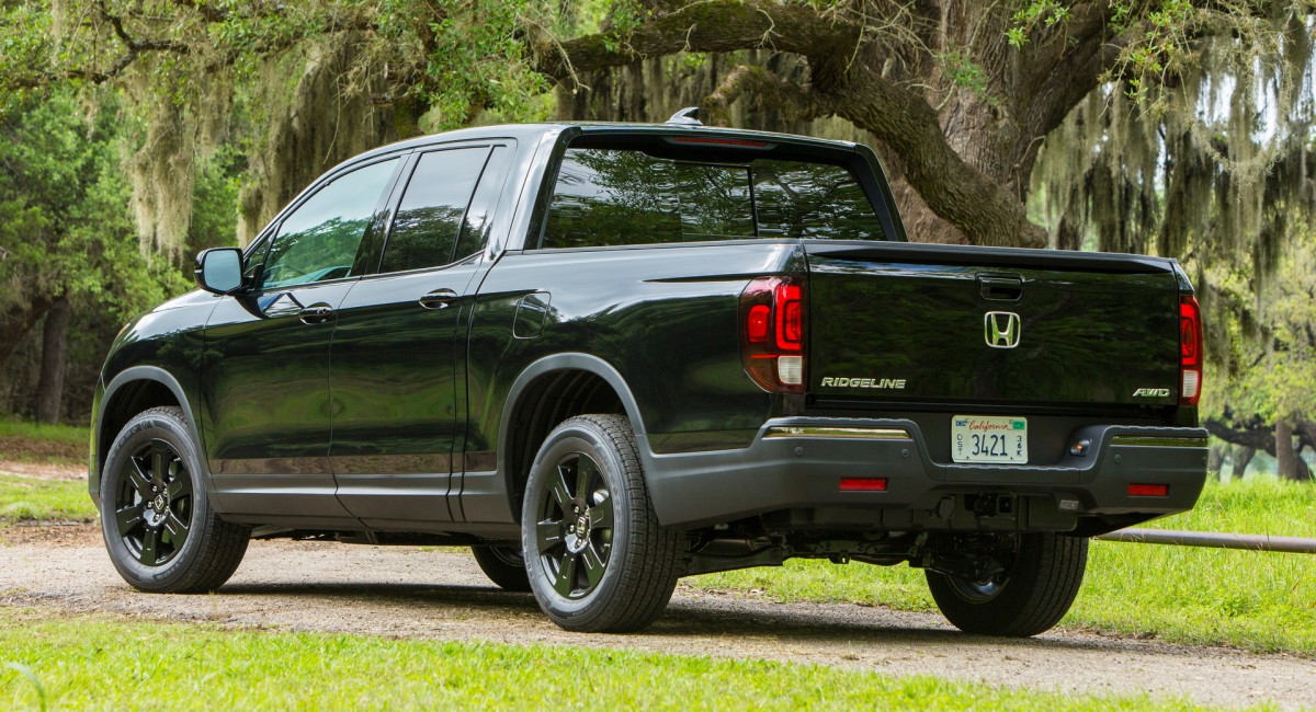 Các mẫu Ridgeline đời 2017-2019 đang được điều tra liên quan đến lỗi camera lùi. Ảnh: Carscoops Các mẫu Ridgeline đời 2017-2019 đang được điều tra liên quan đến lỗi camera lùi. Ảnh: Carscoops