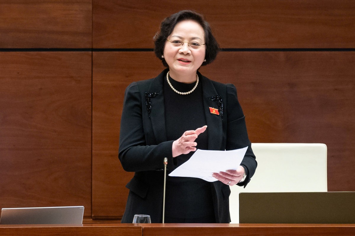 Bộ trưởng Bộ Nội vụ Phạm Thị Thanh Trà phát biểu giải trình, làm rõ một số vấn đề đại biểu Quốc hội nêu