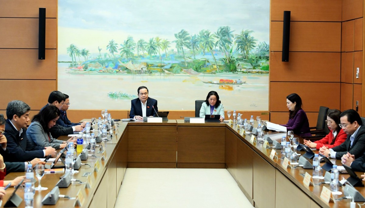 Chủ tịch Quốc hội Trần Thanh Mẫn tại phiên họp tổ