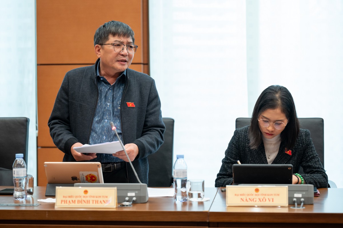 Đại biểu Phạm Đình Thanh, Đoàn ĐBQH tỉnh Kon Tum phát biểu Đại biểu Phạm Đình Thanh, Đoàn ĐBQH tỉnh Kon Tum phát biểu