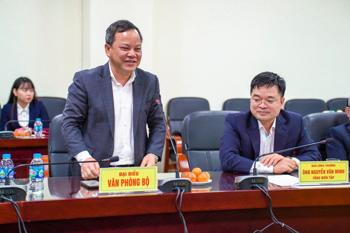 Báo Công Thương ký kết hợp tác với Trường Cao đẳng Kỹ thuật Công nghiệp Báo Công Thương ký kết hợp tác với Trường Cao đẳng Kỹ thuật Công nghiệp