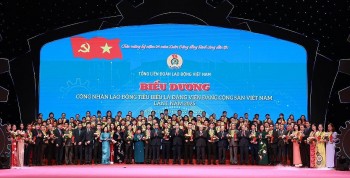 Biểu dương 95 công nhân lao động tiêu biểu là đảng viên