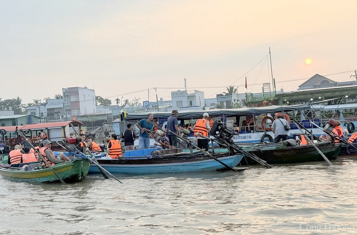 Chợ nổi Cái Răng: Độc đáo, đặc sắc miền Tây sông nước
