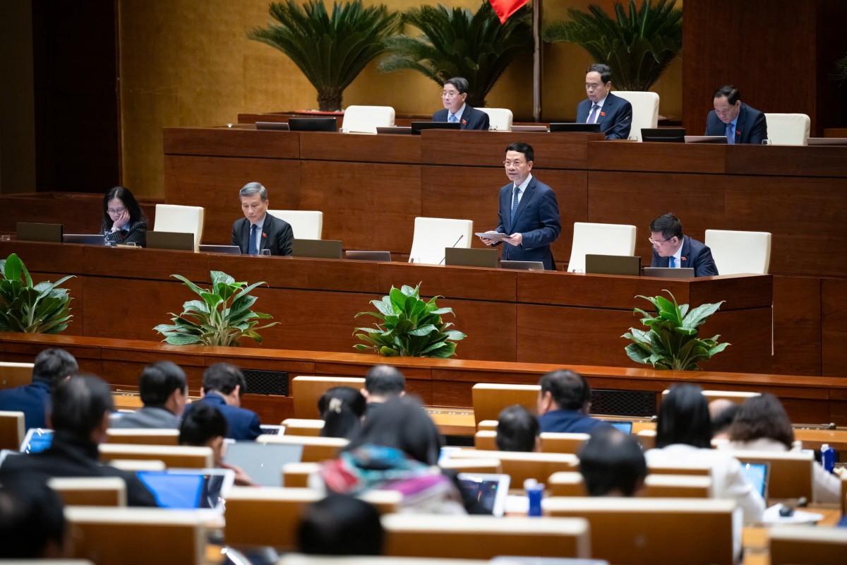 Bộ trưởng Bộ Thông tin và Truyền thông Nguyễn Mạnh Hùng Bộ trưởng Bộ Thông tin và Truyền thông Nguyễn Mạnh Hùng