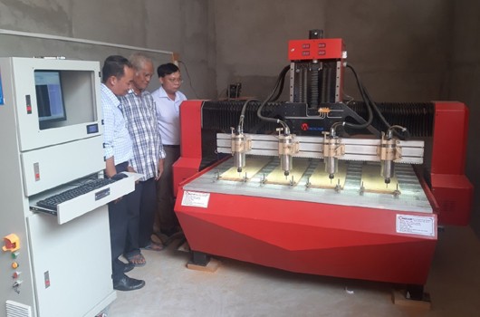 Đề án “Hỗ trợ ứng dụng máy móc  thiết bị tiên tiến trong sản xuất gỗ mỹ nghệ” tại HKD Thạch Phan - Phanh Đề án “Hỗ trợ ứng dụng máy móc  thiết bị tiên tiến trong sản xuất gỗ mỹ nghệ” tại HKD Thạch Phan - Phanh