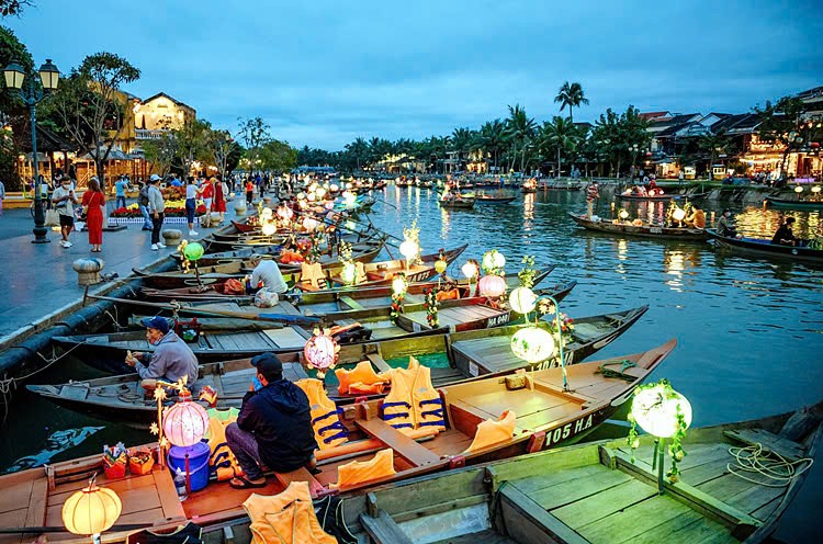 Năm 2025, ngành du lịch đặt ra mục tiêu đón 22 - 23 triệu lượt khách du lịch quốc tế. Ảnh: Cục Du lịch Quốc gia Năm 2025, ngành du lịch đặt ra mục tiêu đón 22 - 23 triệu lượt khách du lịch quốc tế. Ảnh: Cục Du lịch Quốc gia