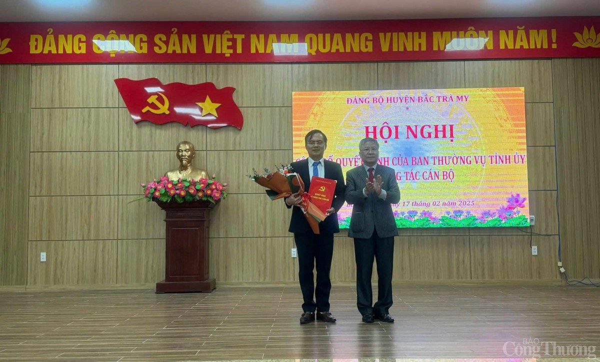 Ông Thái Hoàng Vũ được điều động về giữ chức Chánh văn phòng UBND tỉnh Quảng Nam. Ông Thái Hoàng Vũ được điều động về giữ chức Chánh văn phòng UBND tỉnh Quảng Nam.