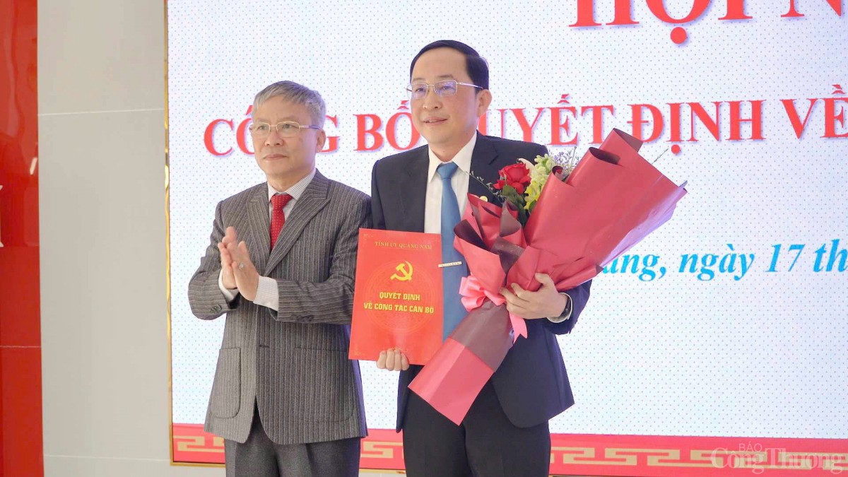 Ông Nguyễn Đức Dũng - Phó Bí thư Thường trực Tỉnh ủy Quảng Nam đã trao Quyết định bổ nhiệm ông Nguyễn Văn Lượm làm Bí thư huyện uỷ huyện Thăng Bình Ông Nguyễn Đức Dũng - Phó Bí thư Thường trực Tỉnh ủy Quảng Nam đã trao Quyết định bổ nhiệm ông Nguyễn Văn Lượm làm Bí thư huyện uỷ huyện Thăng Bình