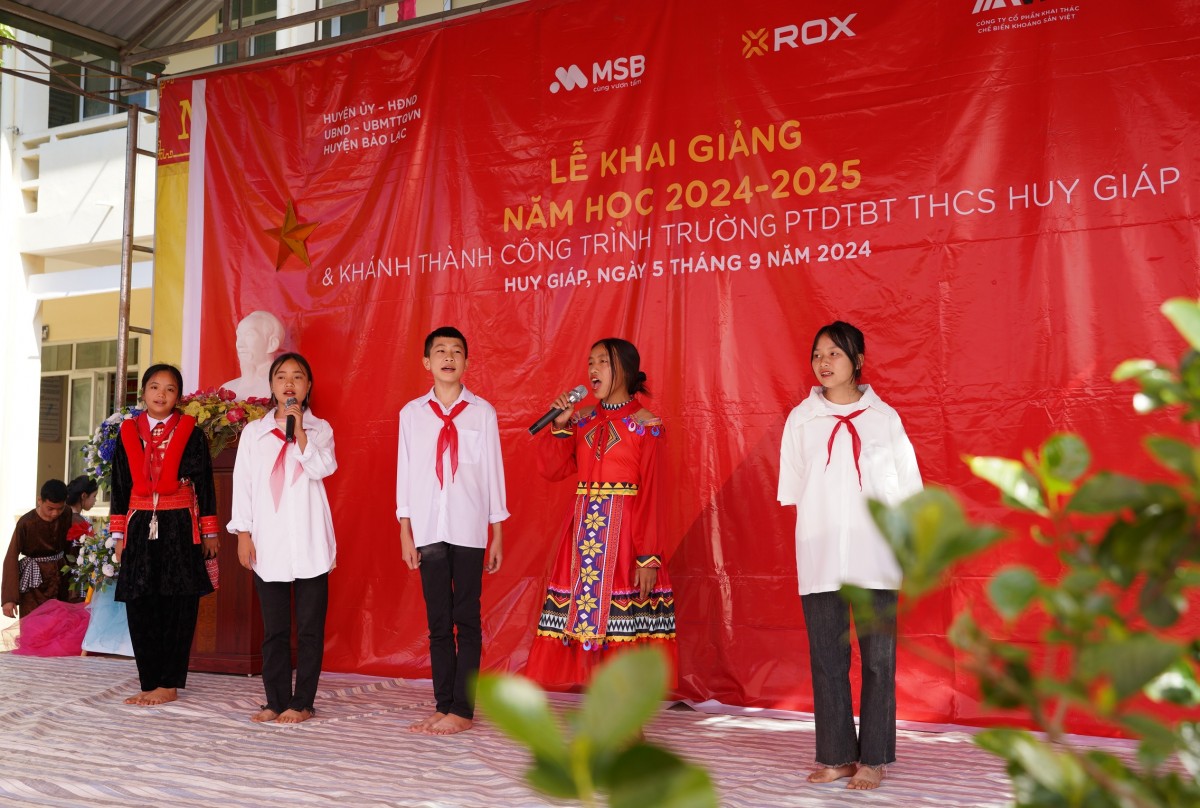 Lễ khai giảng năm học 2024 – 2025 tại Trường PTDTBT THCS Huy Giáp (Cao Bằng)