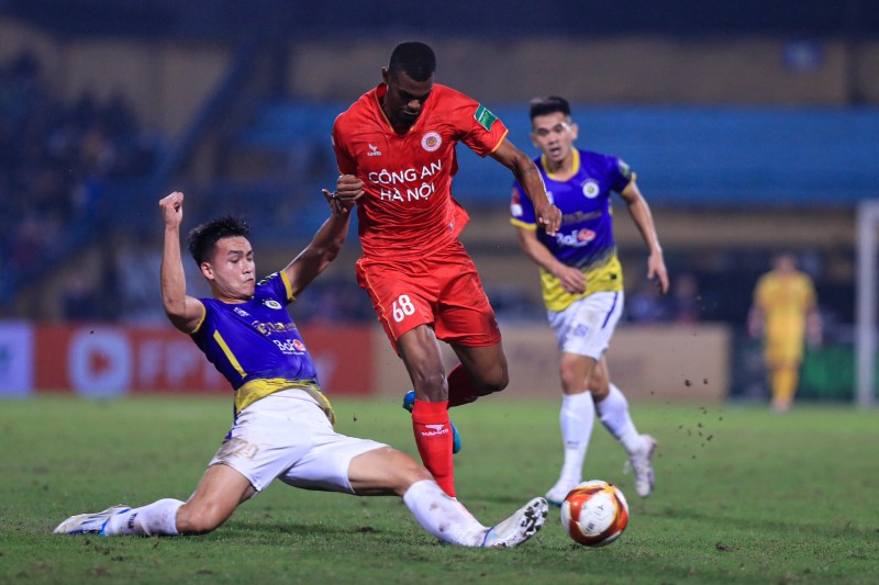 Lịch thi đấu bóng đá 19/2: Real Madrid đại chiến Man City