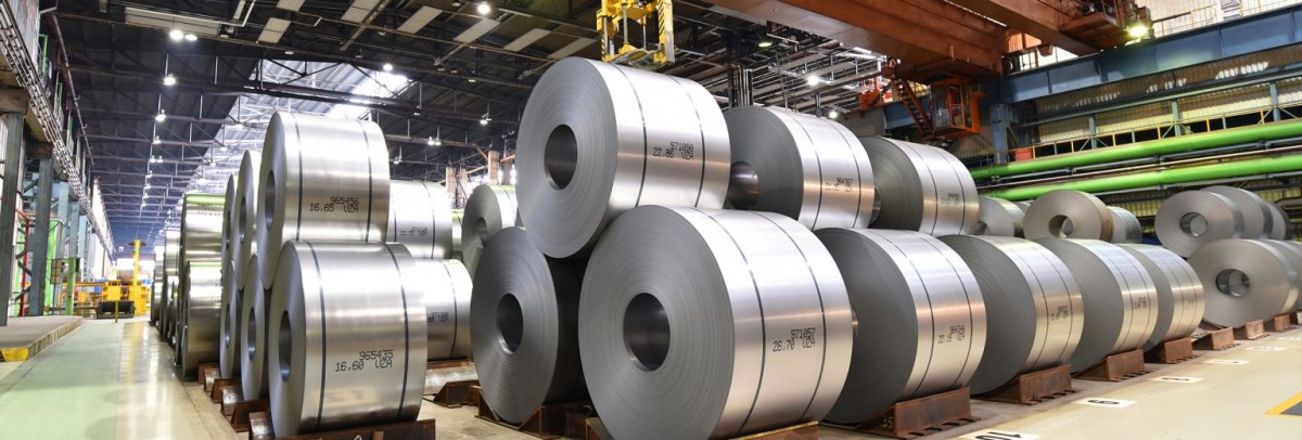 Ngành thép chịu trách nhiệm cho khoảng 8% lượng phát thải carbon toàn cầu. Ảnh minh họa