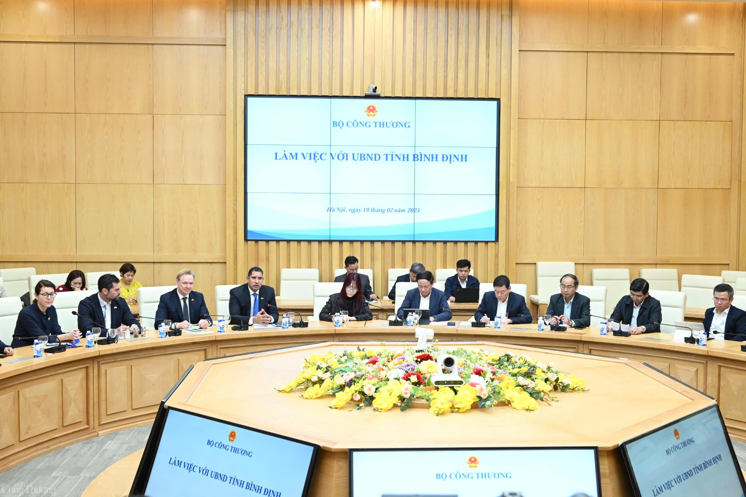 Bộ Công Thương ủng hộ dự án Tổ hợp sản xuất vải Bộ Công Thương ủng hộ dự án Tổ hợp sản xuất vải