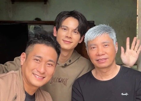 NSND Công Lý cùng diễn viên Minh Tiệp, Thái Vũ trên phim trường Cha tôi người ở lại