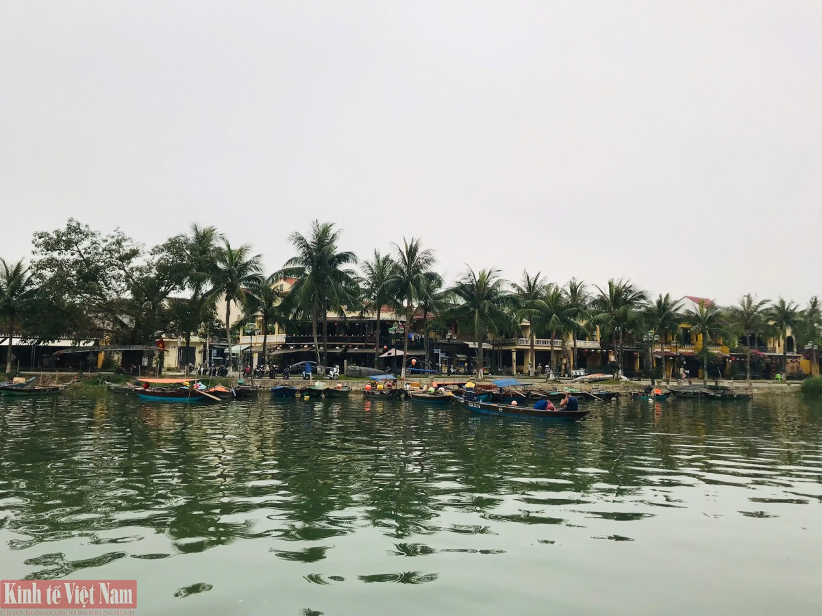 Nằm bên dòng sông Hoài thơ mộng, Đô thị cổ Hội An như một viên ngọc quý giữa lòng Quảng Nam