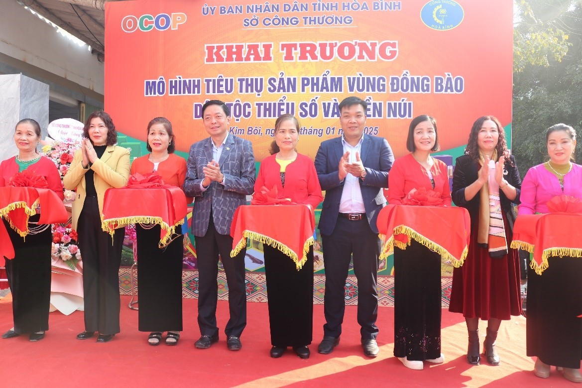 Mô hình thương mại hai chiều tại Hòa Bình