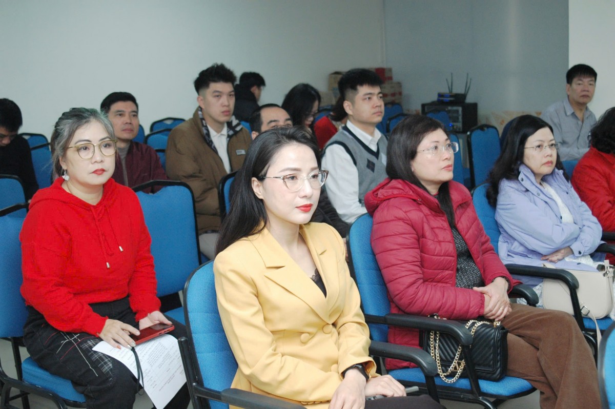 Viên chức, người lao động tham dự Hội nghị Viên chức, người lao động tham dự Hội nghị