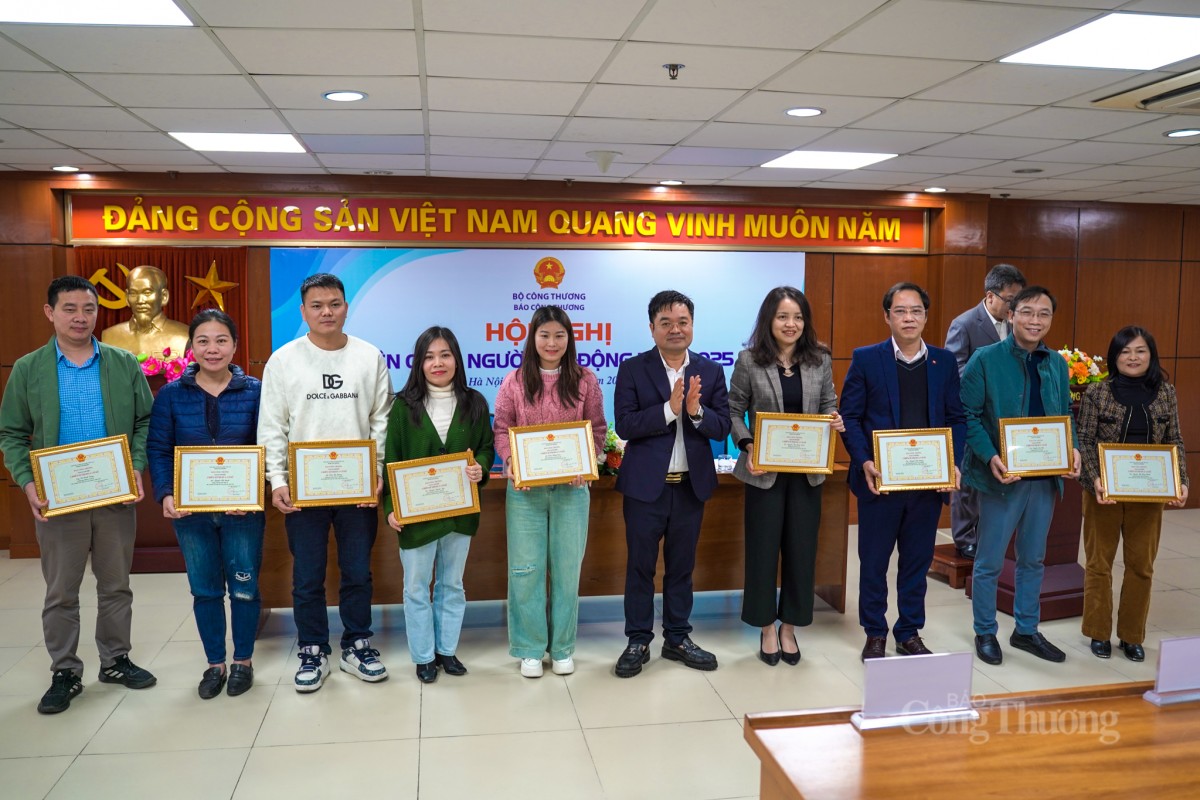 Chùm ảnh: Báo Công Thương triển khai Hội nghị Viên chức 2025