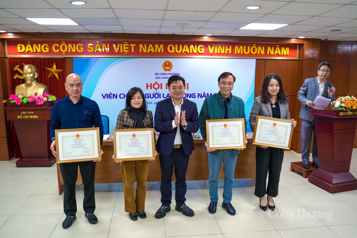 Chùm ảnh: Báo Công Thương triển khai Hội nghị Viên chức 2025