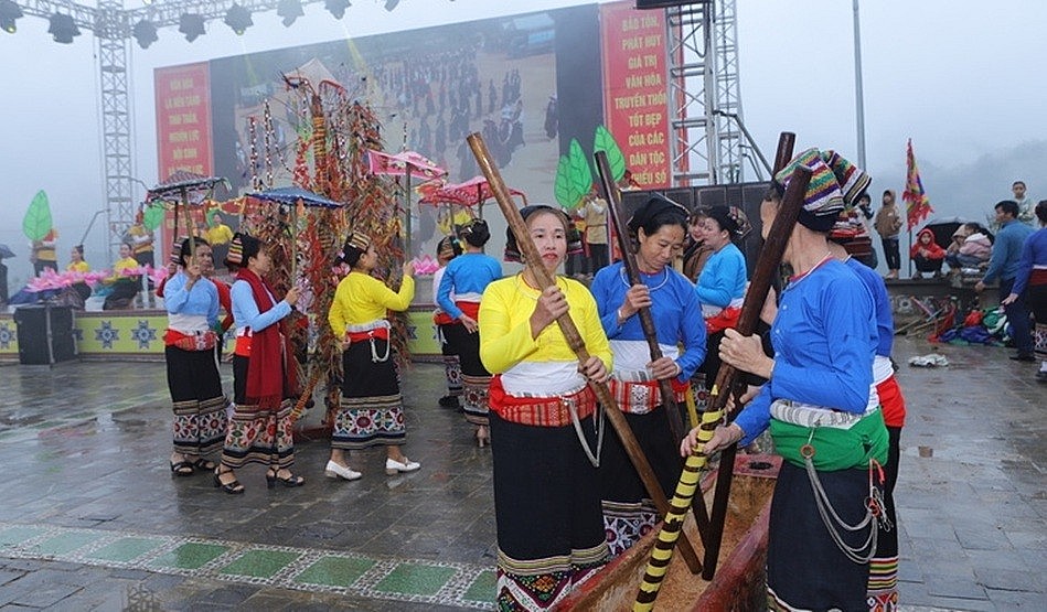 Đặc sắc văn hóa lễ Dâng trâu tế trời Đền Chín Gian Đặc sắc văn hóa lễ Dâng trâu tế trời Đền Chín Gian