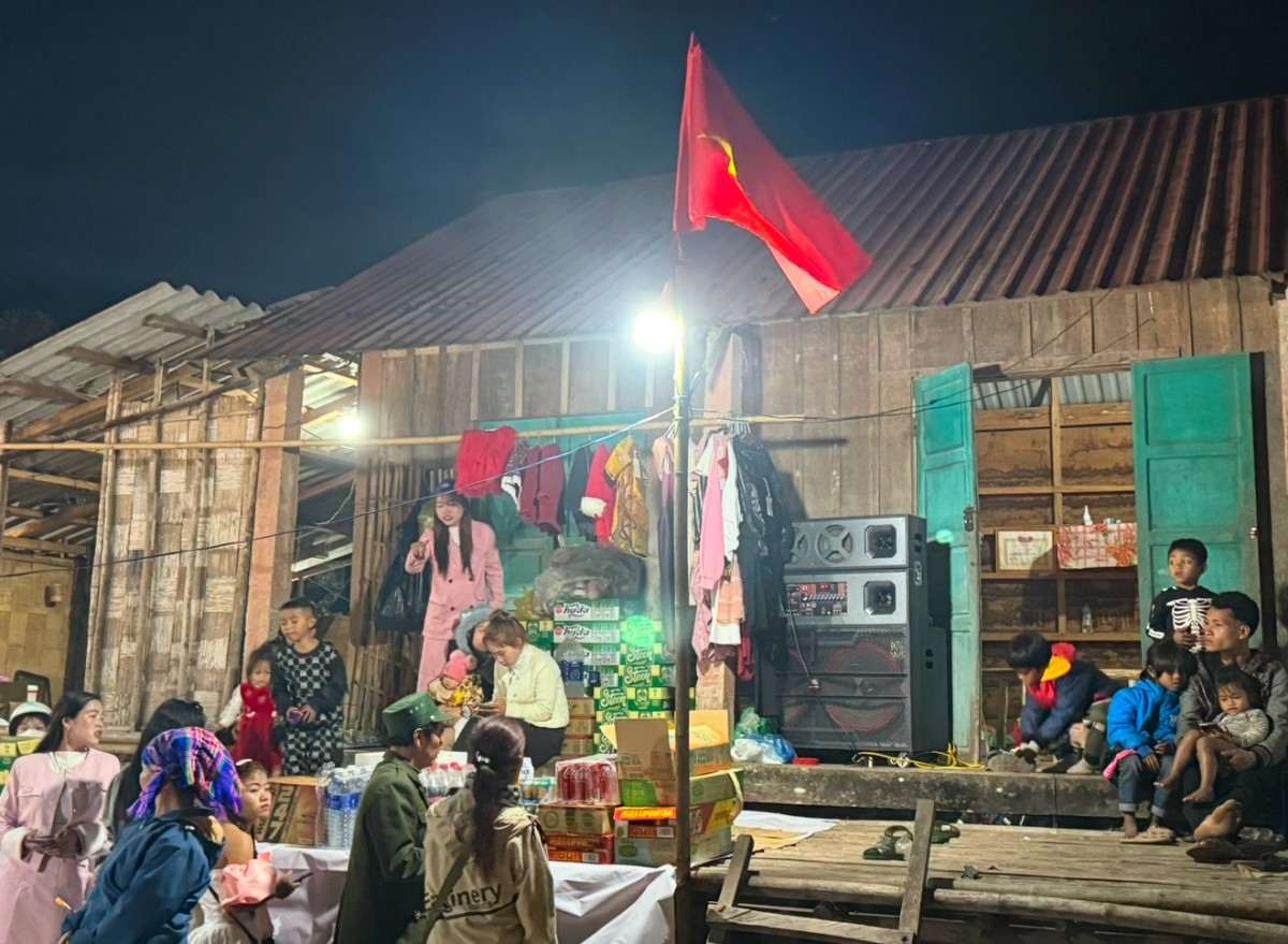 Mùa xuân này điện lưới đã đến dãy Trường Sơn