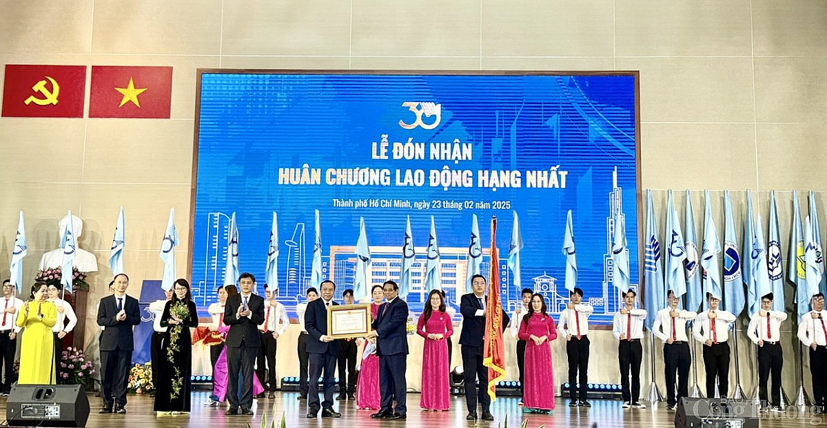 Thủ tướng: Phát triển Đại học Quốc gia Top đầu châu Á