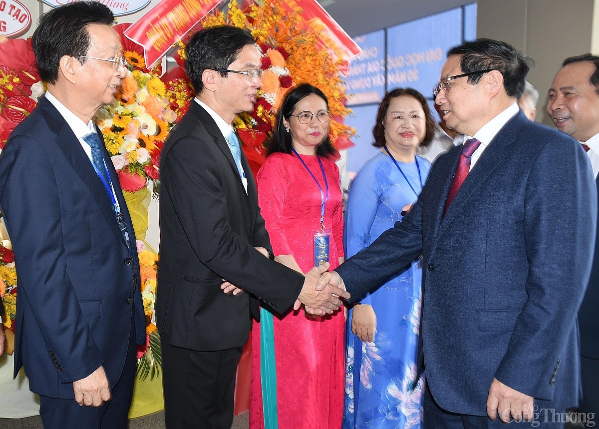 Thủ tướng: Phát triển Đại học Quốc gia Top đầu châu Á