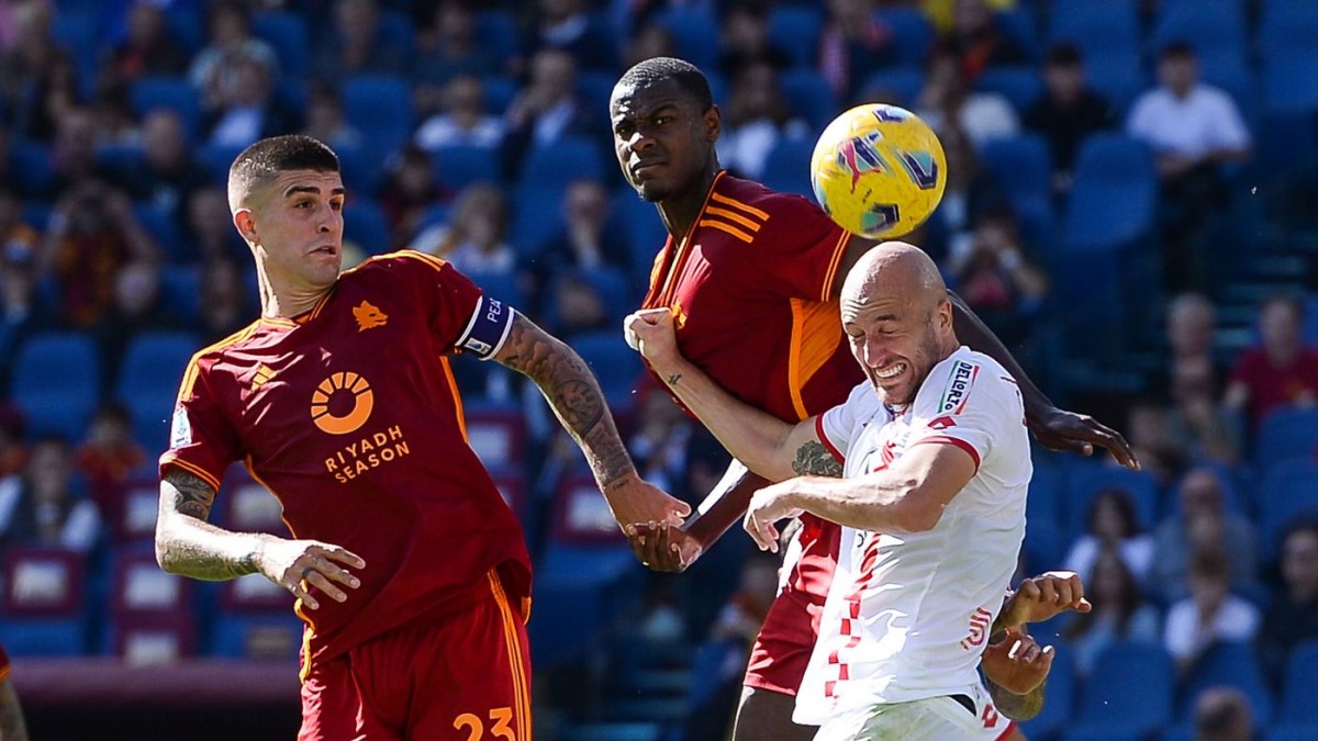 Lịch thi đấu bóng đá 24/2: Nam Định đấu với Bình Định