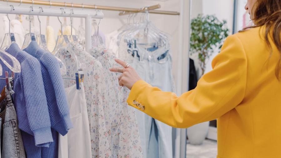 Sự chuyển đổi mạnh mẽ sang thời trang tuần hoàn không chỉ diễn ra ở các thương hiệu lớn mà còn thu hút sự quan tâm của nhiều doanh nghiệp tái chế dệt may trên thế giới. 