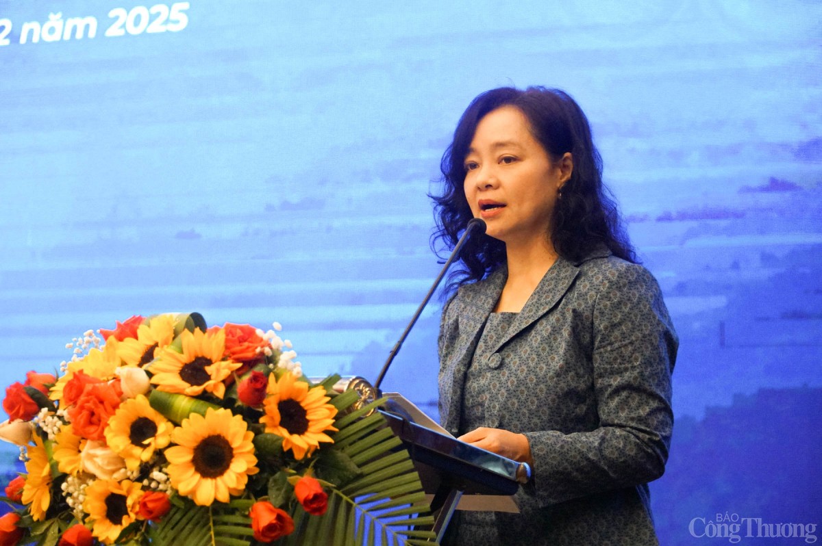 Bà Nguyễn Thị Lâm Giang – Vụ trưởng Vụ Tiết kiệm năng lượng và Phát triển bền vững Bà Nguyễn Thị Lâm Giang – Vụ trưởng Vụ Tiết kiệm năng lượng và Phát triển bền vững