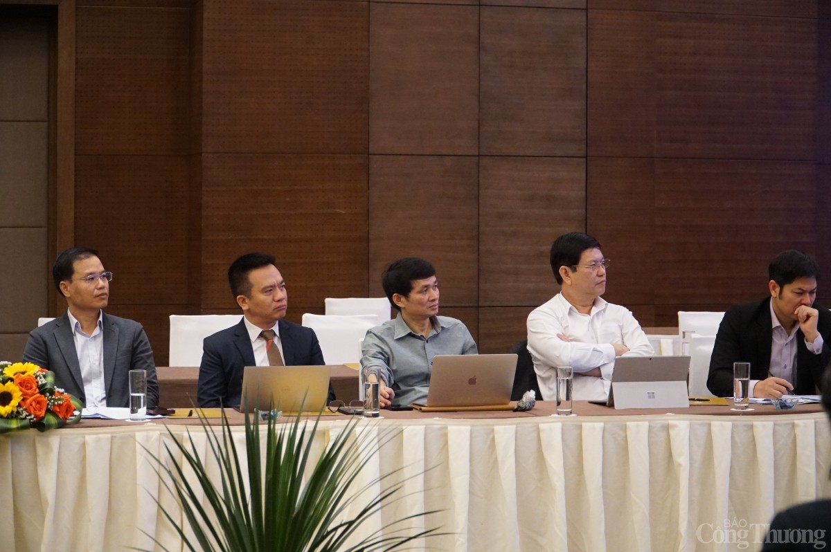 Các đại biểu tham dự Hội nghị Các đại biểu tham dự Hội nghị