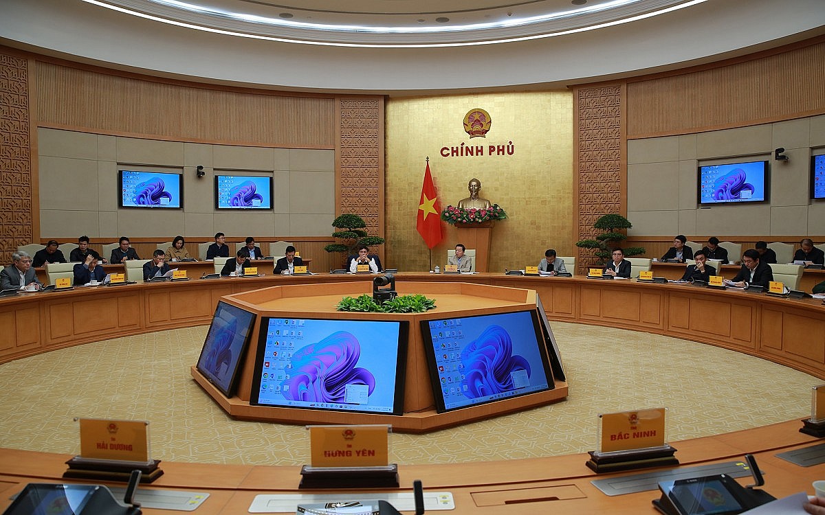 Phó Thủ tướng Trần Hồng Hà làm việc với Bộ Giao thông Vận tải, các bộ, ngành liên quan và 9 tỉnh, thành phố về Kế hoạch tổ chức triển khai Nghị quyết số 187/2025/QH15 của Quốc hội về chủ trương đầu tư Dự án đầu tư xây dựng tuyến đường sắt Lào Cai - Hà Nội - Hải Phòng. Ảnh: VGP/Minh Khôi