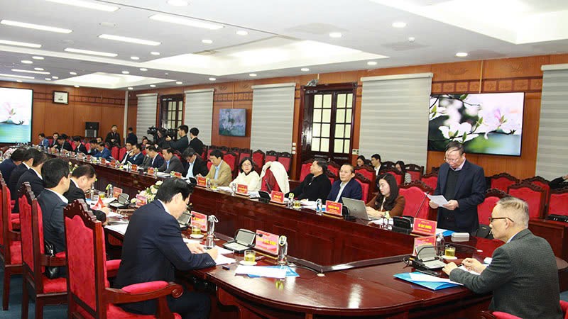 Bộ Chính trị công bố quyết định kiểm tra Sơn La, Điện Biên, Lai Châu Bộ Chính trị công bố quyết định kiểm tra Sơn La, Điện Biên, Lai Châu