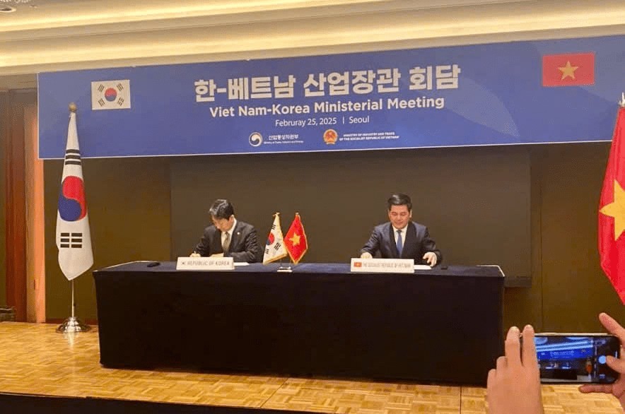 Bộ trưởng Nguyễn Hồng Diên trao đổi song phương với Hàn Quốc